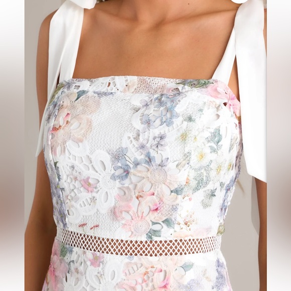 Ivory Lace Floral Midi Dress - Picture 3 of 4